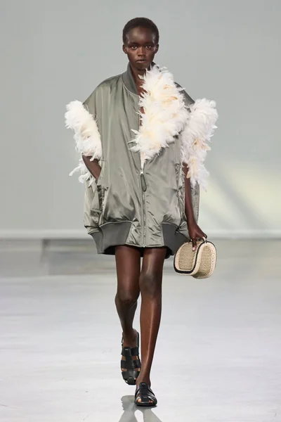 Look 17